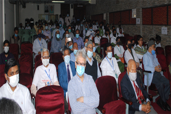 Audiences attend the discussion meeting on the occasion of Diabetes Awareness Day 2022.